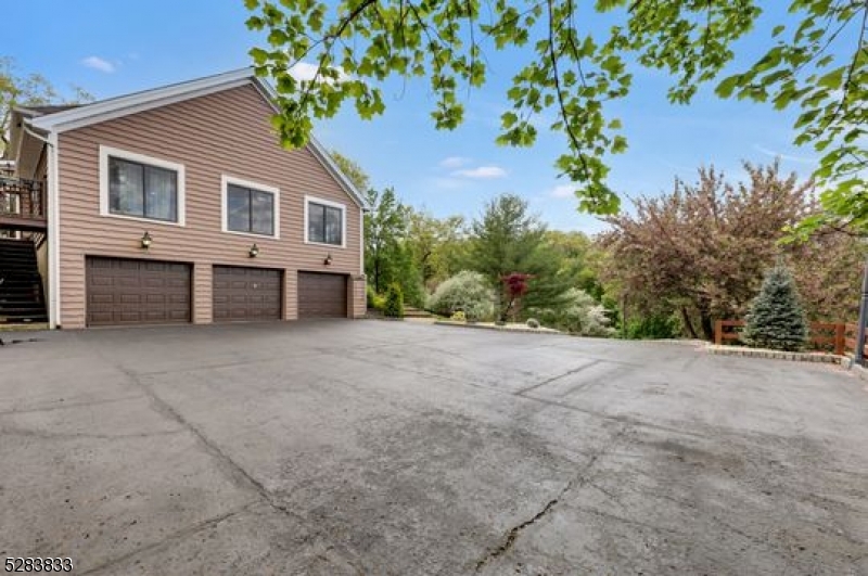 60 Ivy Pl Property Photo 50