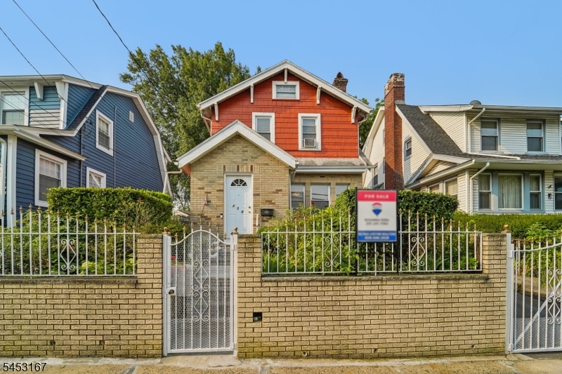 406 3rd Ave W Property Photo 1