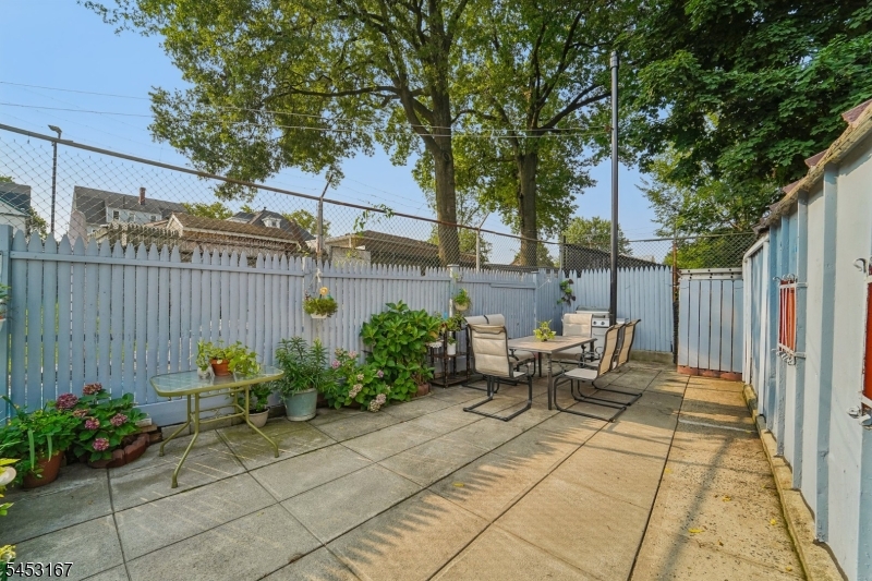 406 3rd Ave W Property Photo 33