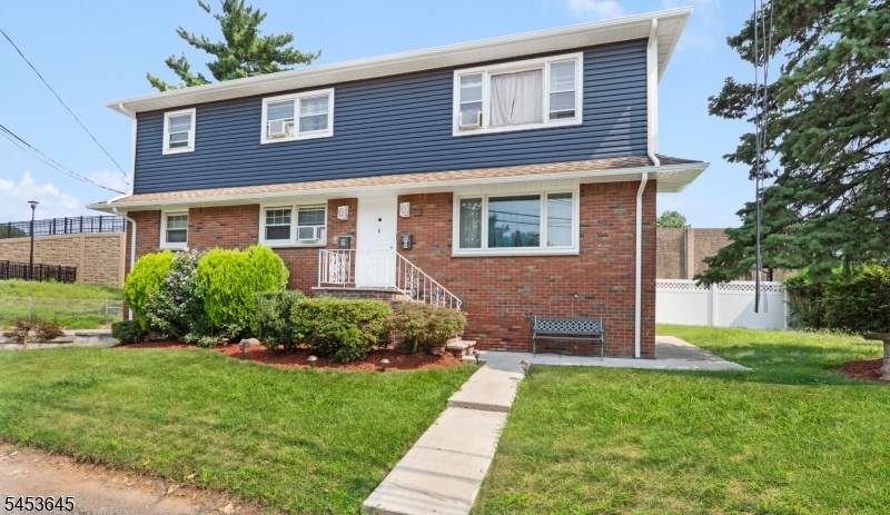1 Mary Ave Property Photo 1