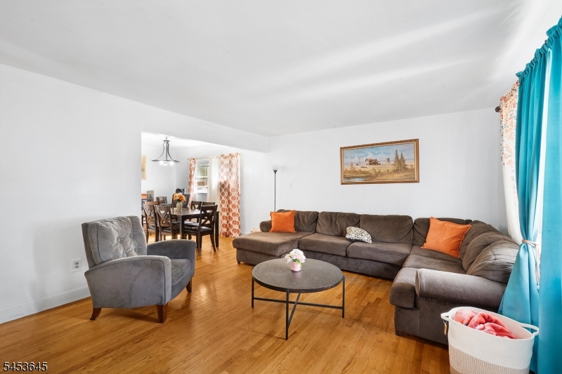 1 Mary Ave Property Photo 2