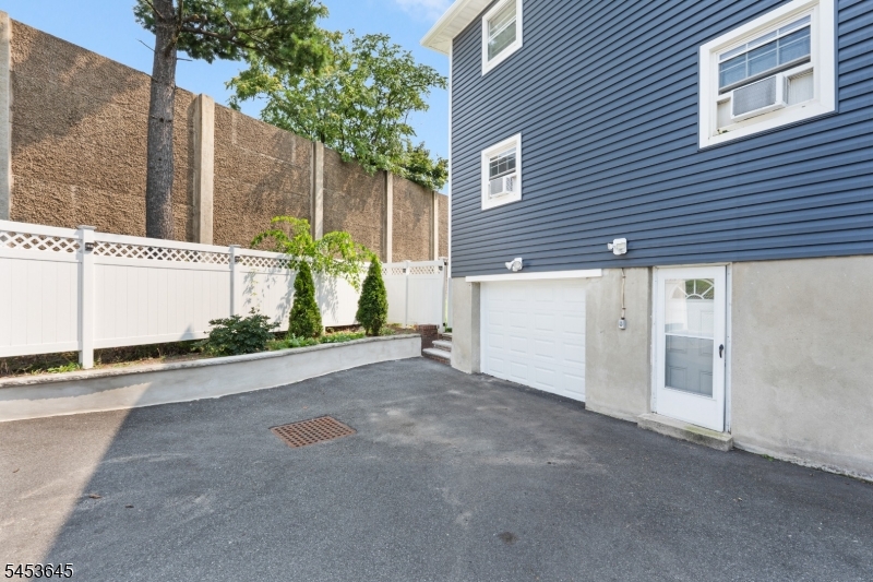 1 Mary Ave Property Photo 24