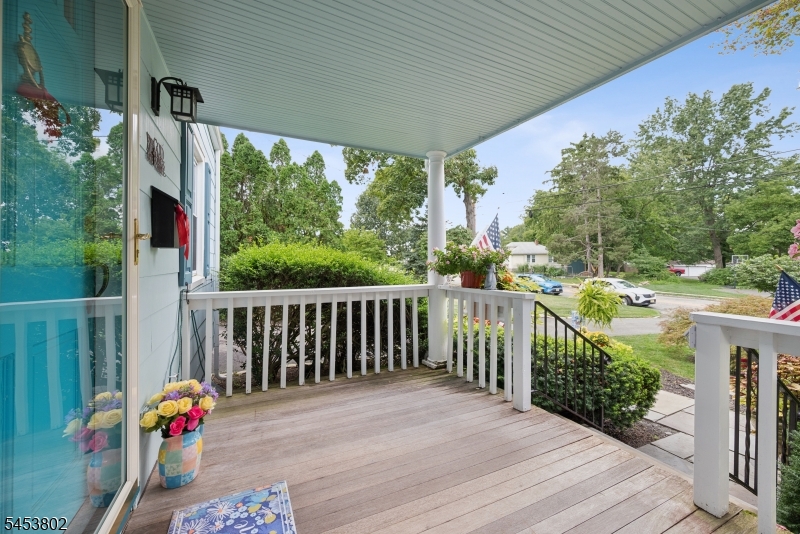 37 Kings Rd Property Photo 2