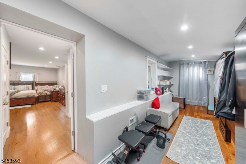 300 Ridge St Property Photo 11
