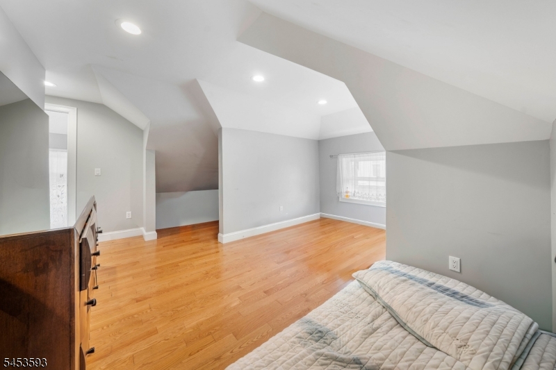 300 Ridge St Property Photo 20