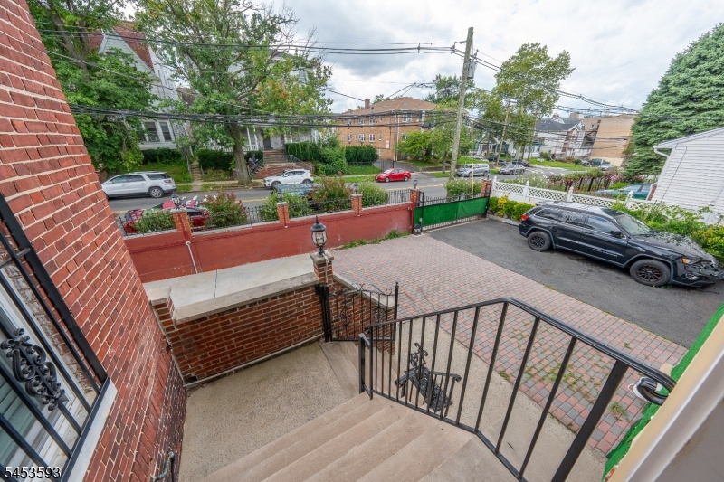 300 Ridge St Property Photo 27