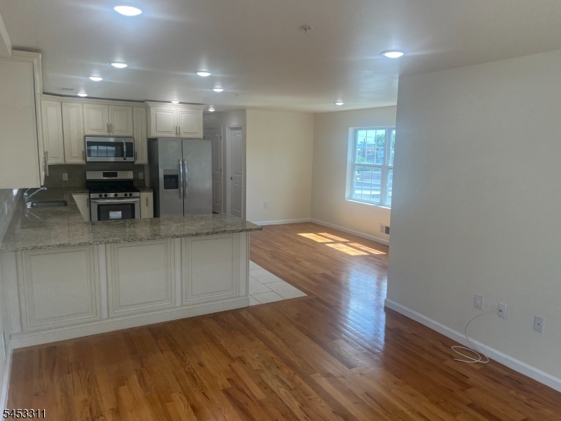 800 Bergen St Property Photo 10