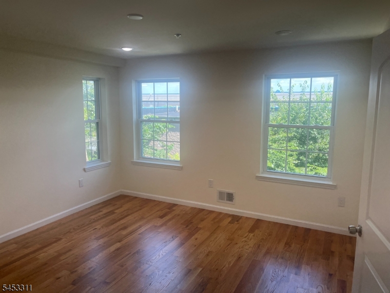 800 Bergen St Property Photo 20