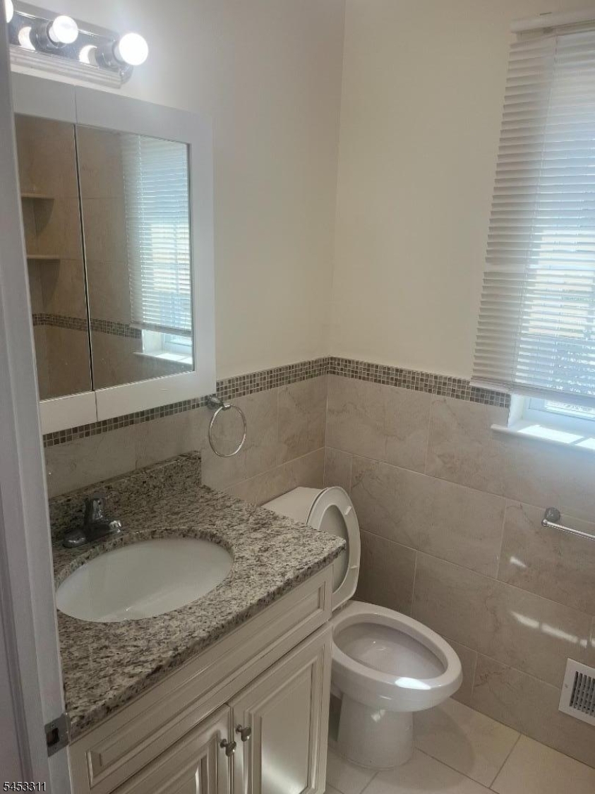 800 Bergen St Property Photo 24
