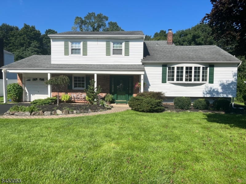 83 Drake Rd Property Photo 1
