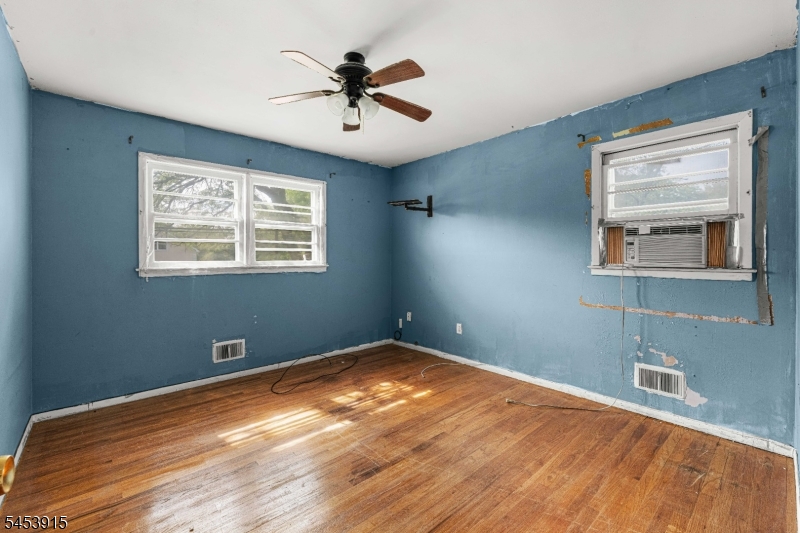 454 Plainfield Rd Property Photo 10