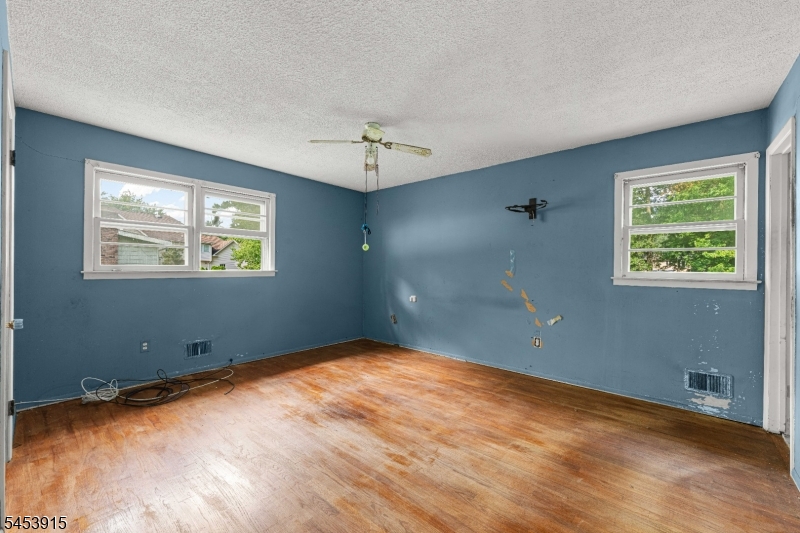 454 Plainfield Rd Property Photo 11