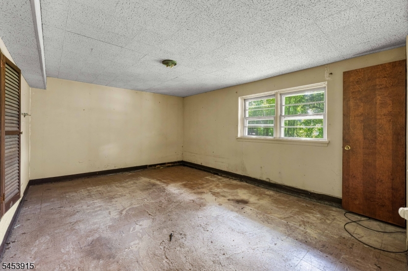454 Plainfield Rd Property Photo 18