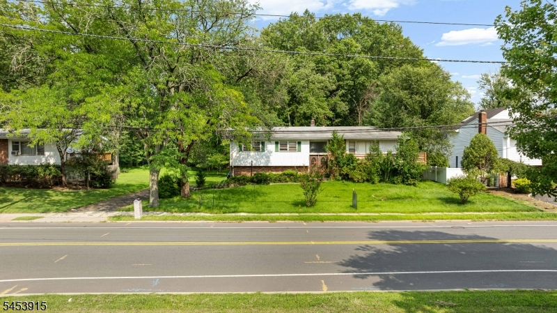 454 Plainfield Rd Property Photo 27