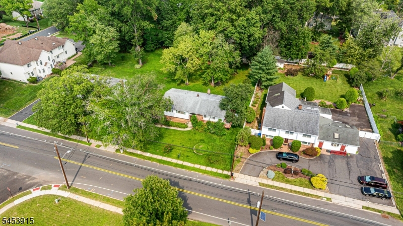 454 Plainfield Rd Property Photo 30