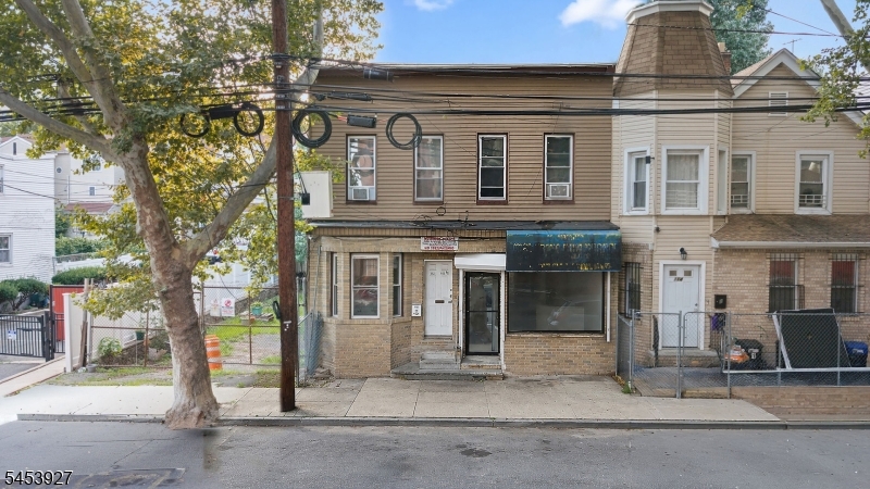 112 Garside St Property Photo 1