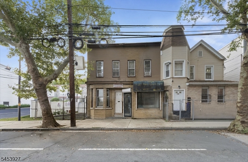 112 Garside St Property Photo 3