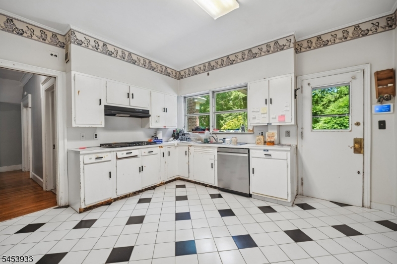 231 Exeter Way Property Photo 12