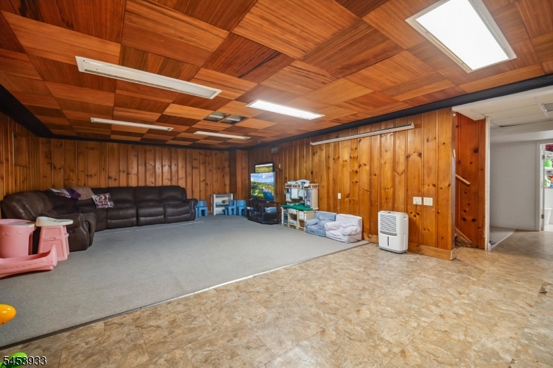 231 Exeter Way Property Photo 45