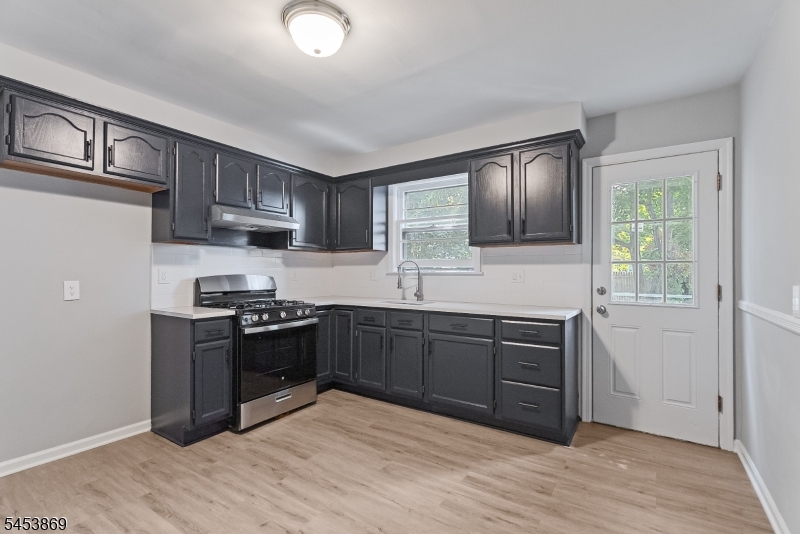 155 Broughton Ave Property Photo 2