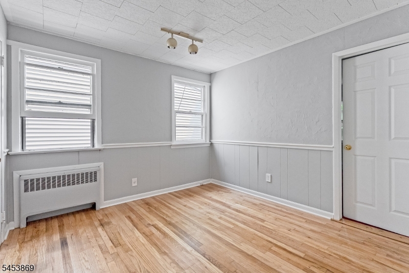 155 Broughton Ave Property Photo 7