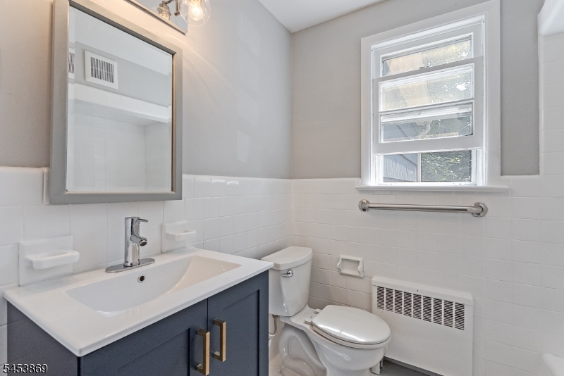 155 Broughton Ave Property Photo 9
