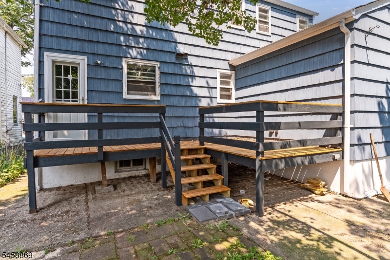 155 Broughton Ave Property Photo 14