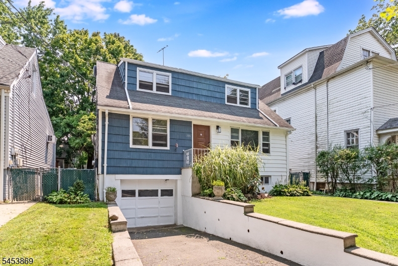 155 Broughton Ave Property Photo 17