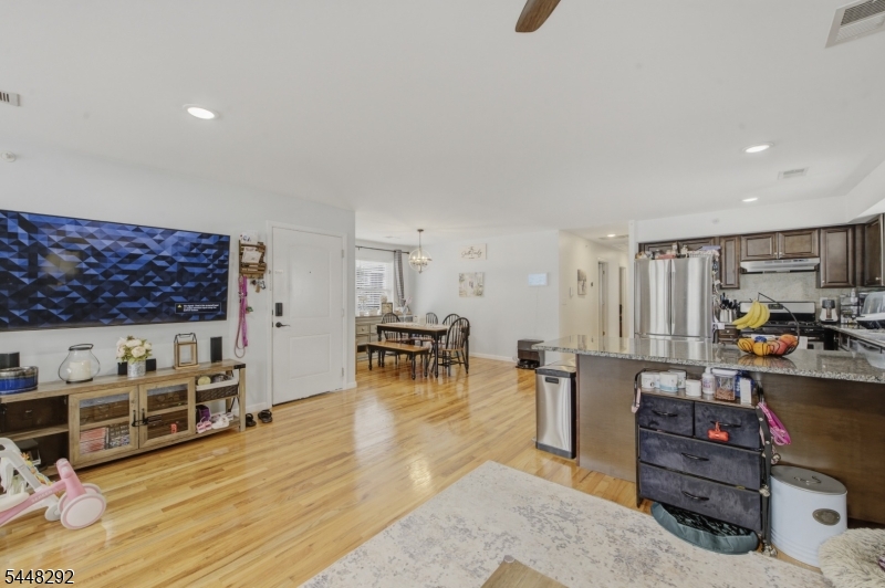 149 Bellair Pl Property Photo 3