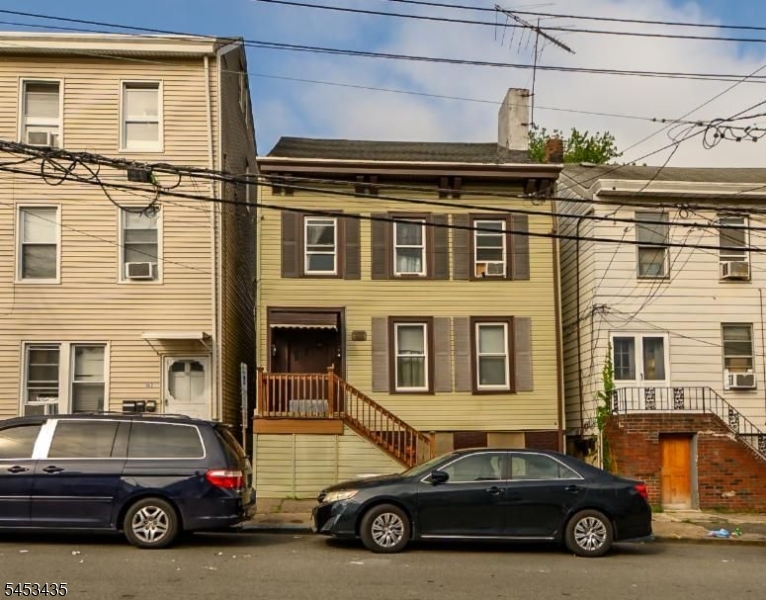 160 Mill St Property Photo 2