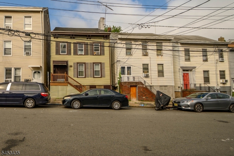 160 Mill St Property Photo 3
