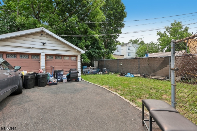 164 Freeman Ave Property Photo 30