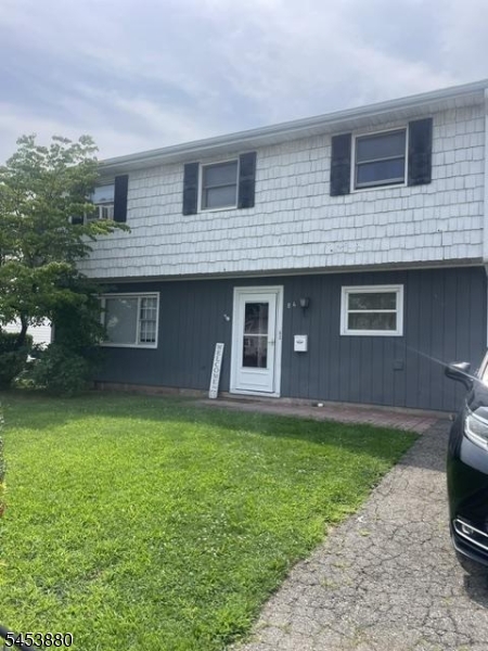 84 E Laurel St Property Photo 1