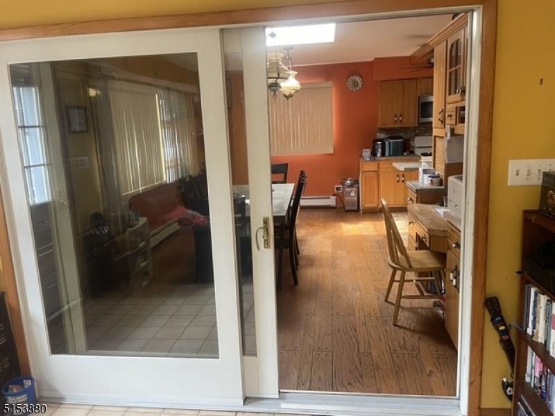 84 E Laurel St Property Photo 11