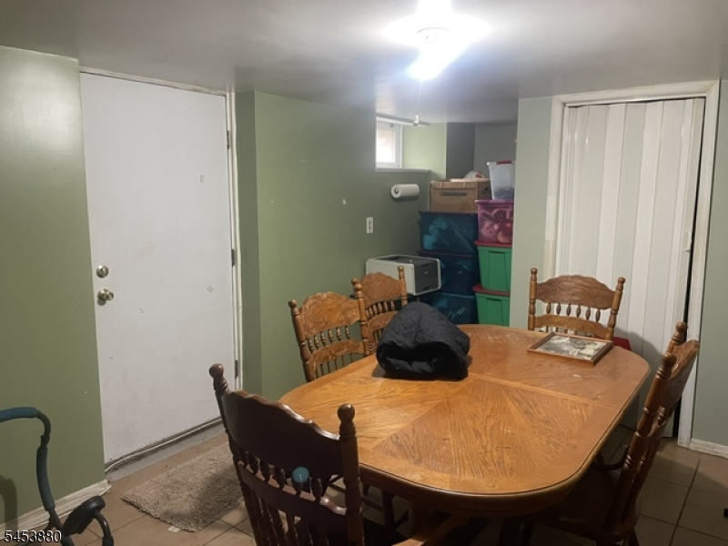 84 E Laurel St Property Photo 12