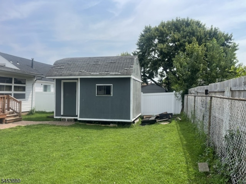 84 E Laurel St Property Photo 31