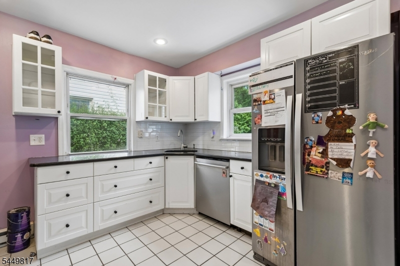 2 Elsman Ter Property Photo 11