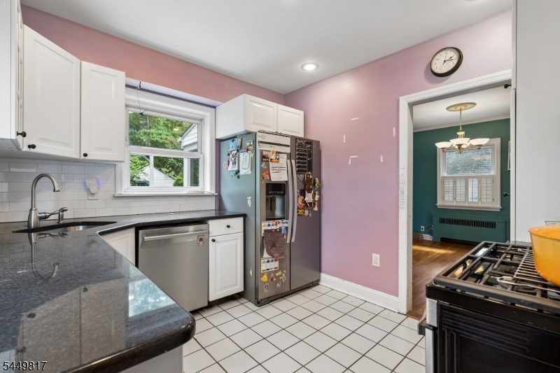 2 Elsman Ter Property Photo 12