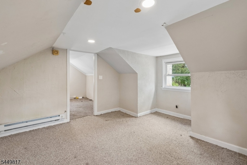 2 Elsman Ter Property Photo 20