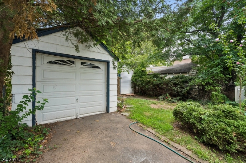 2 Elsman Ter Property Photo 26