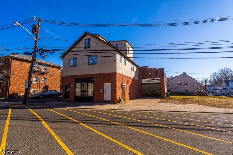 9 W Stimpson Ave Property Photo 1