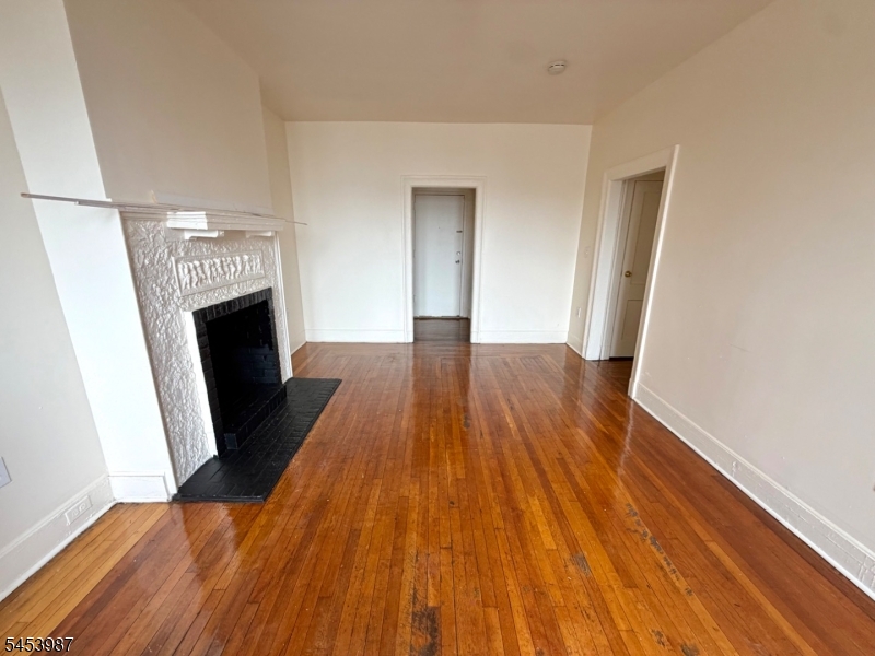 94 S Munn Ave 7 Property Photo 2