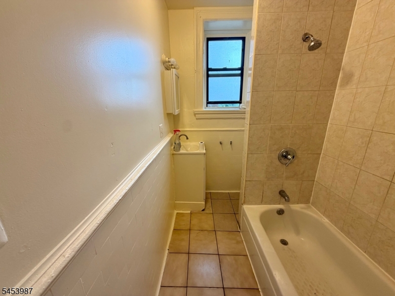 94 S Munn Ave 7 Property Photo 4