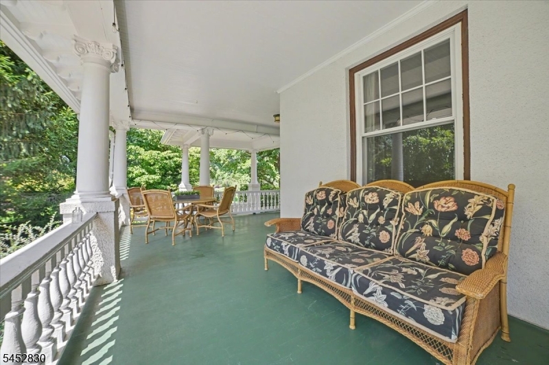 44 Manor Dr Property Photo 4