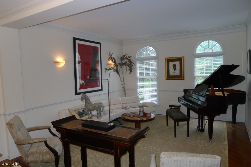 64 Ramapo Drive Property Photo 3