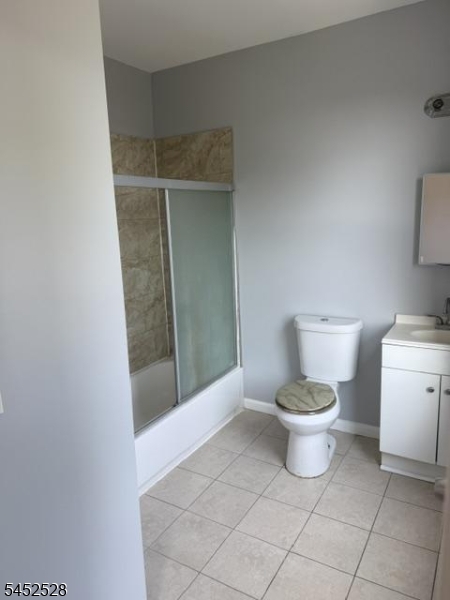 142 Abinger Pl Property Photo 7