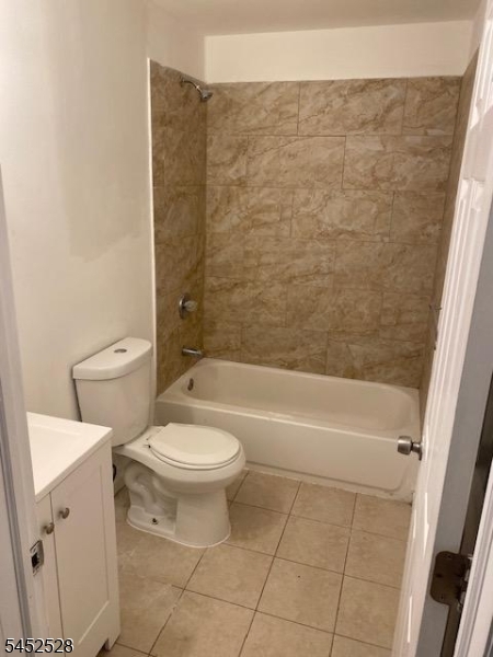 142 Abinger Pl Property Photo 8