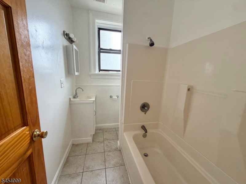 94 S Munn Ave 47 Property Photo 4