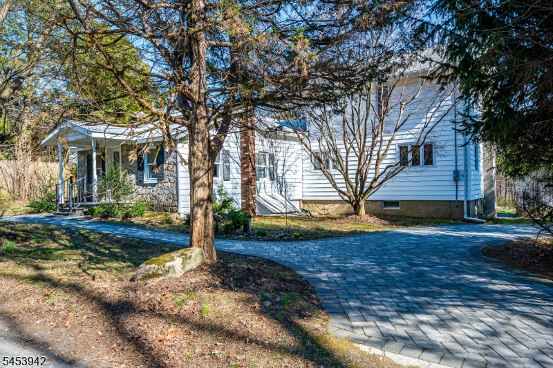 16 Skytop Rd Property Photo 3