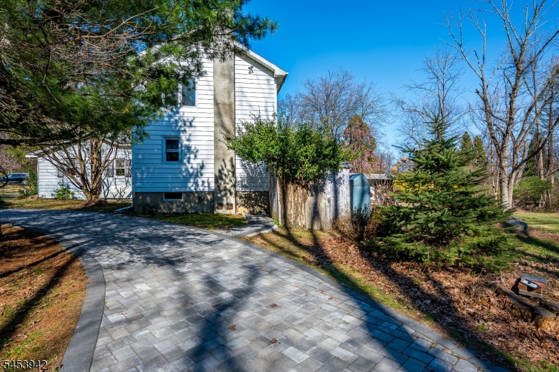 16 Skytop Rd Property Photo 4